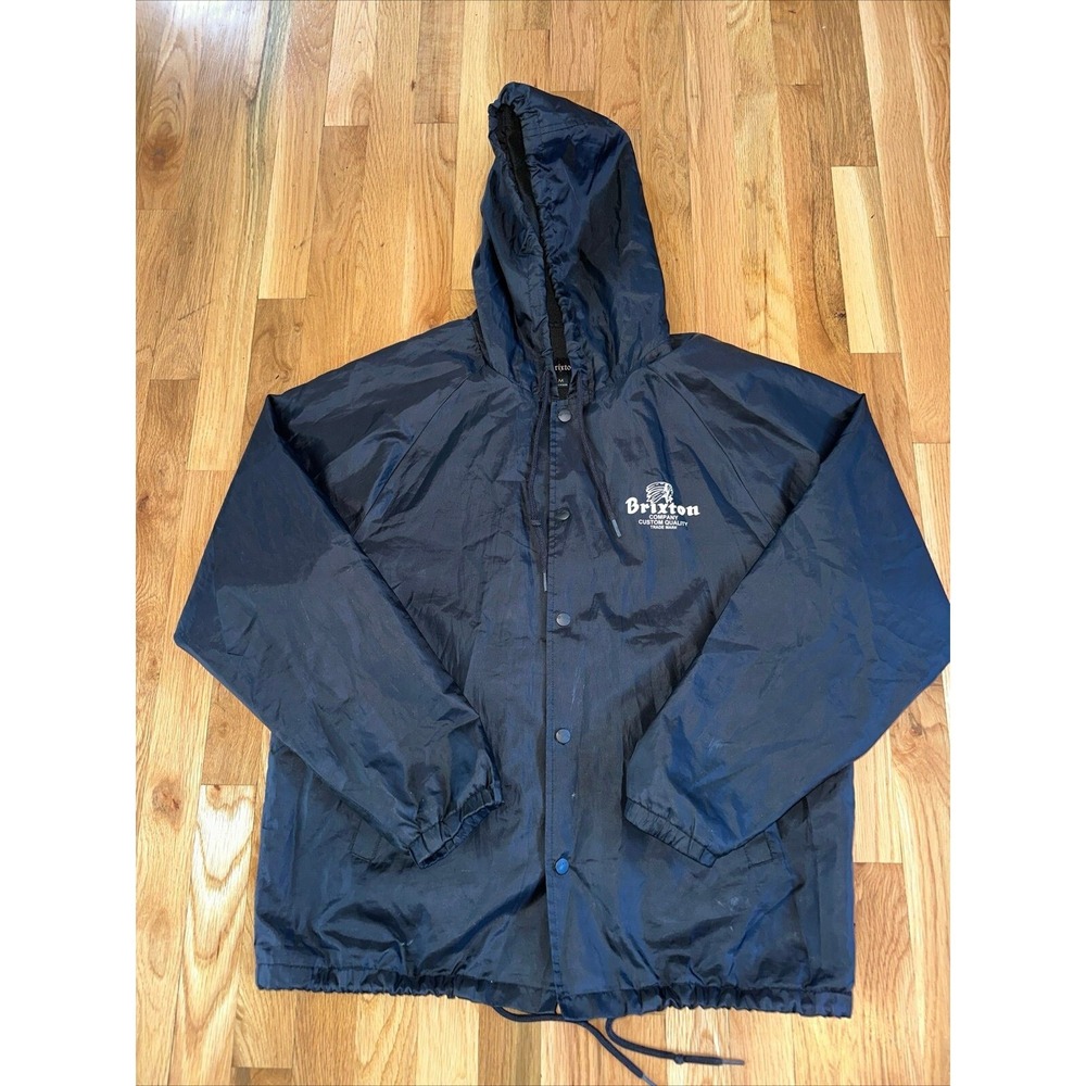 Brixton Company Men's Blue Hooded Windbreaker Size Medium Lined Snap Up‎ Logo